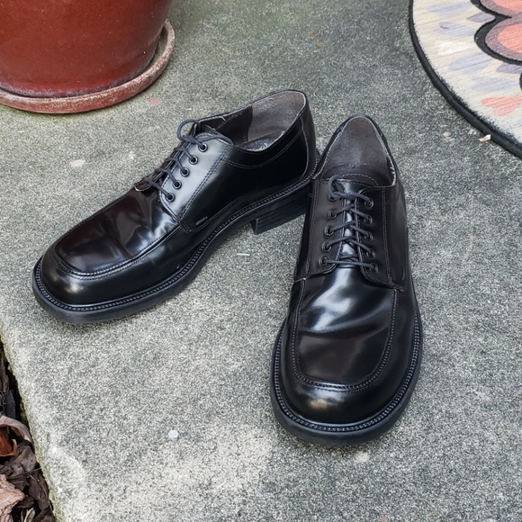 sketchers black dress shoes